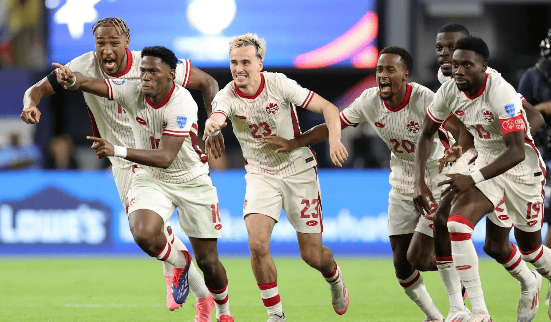 莎拉波娃重要时刻爆冷，加拿大队带队取胜！